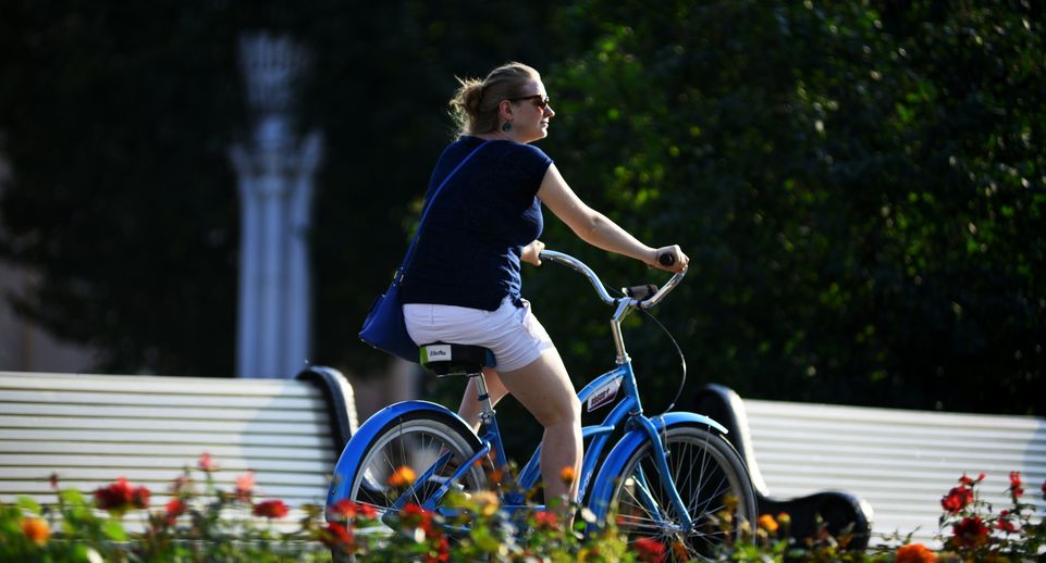 В Ботаническом саду и на ВДНХ запретили езду на велосипедах и самокатах