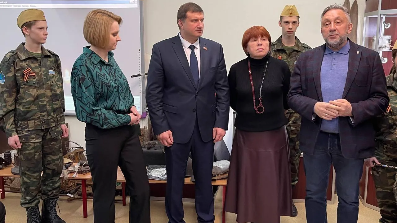 Депутат Мособлдумы Олег Жолобов посетил музей Неизвестного солдата в Раменском