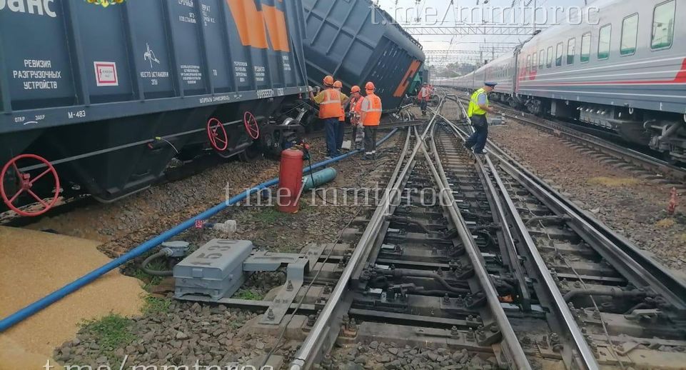 18 поездов задержали из-за схода грузового состава с рельсов под Воронежем