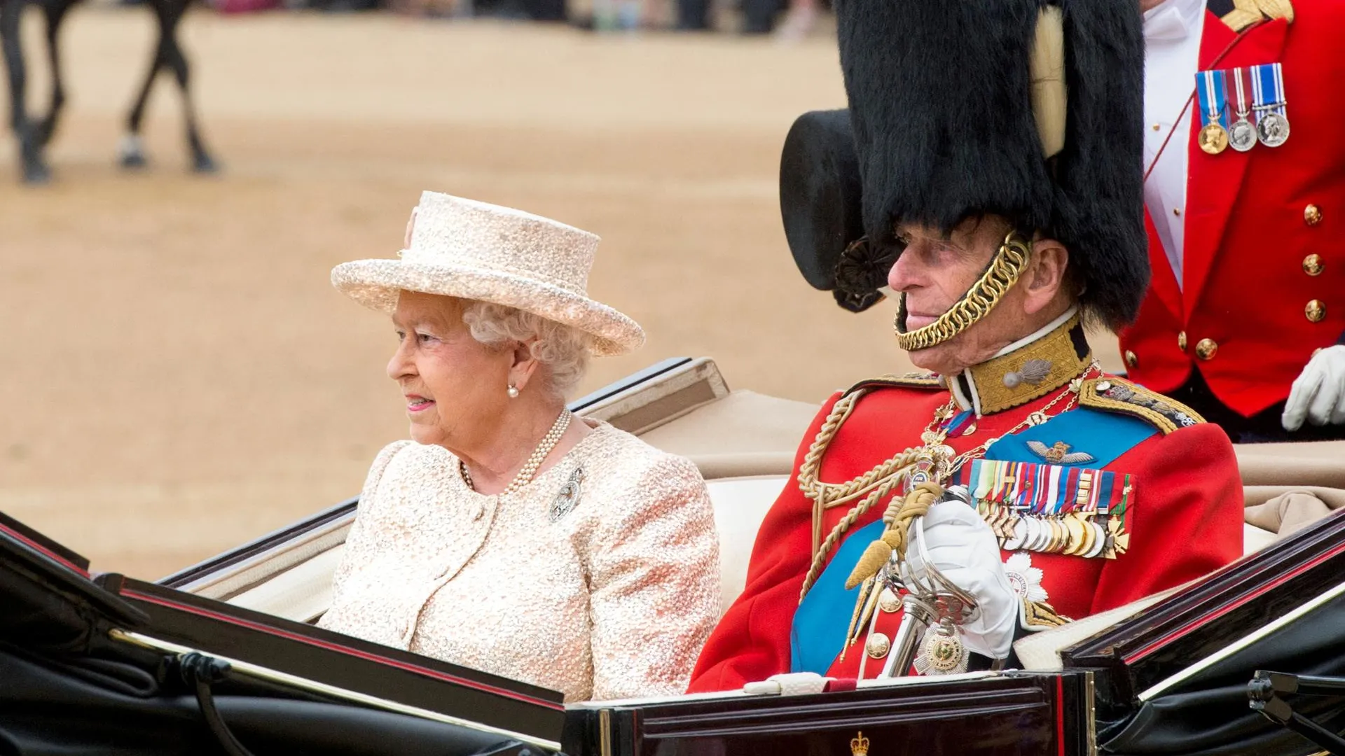 Психолог рассказала, как королевская семья справляется с горем после смерти Елизаветы II