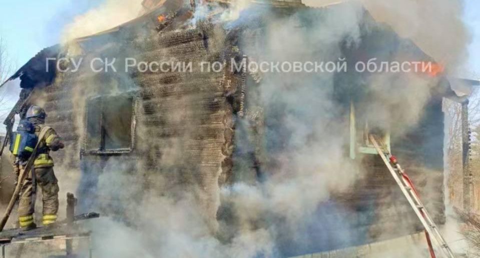 Спасатели нашли тело 2-летнего мальчика по время тушения пожара в Раменском