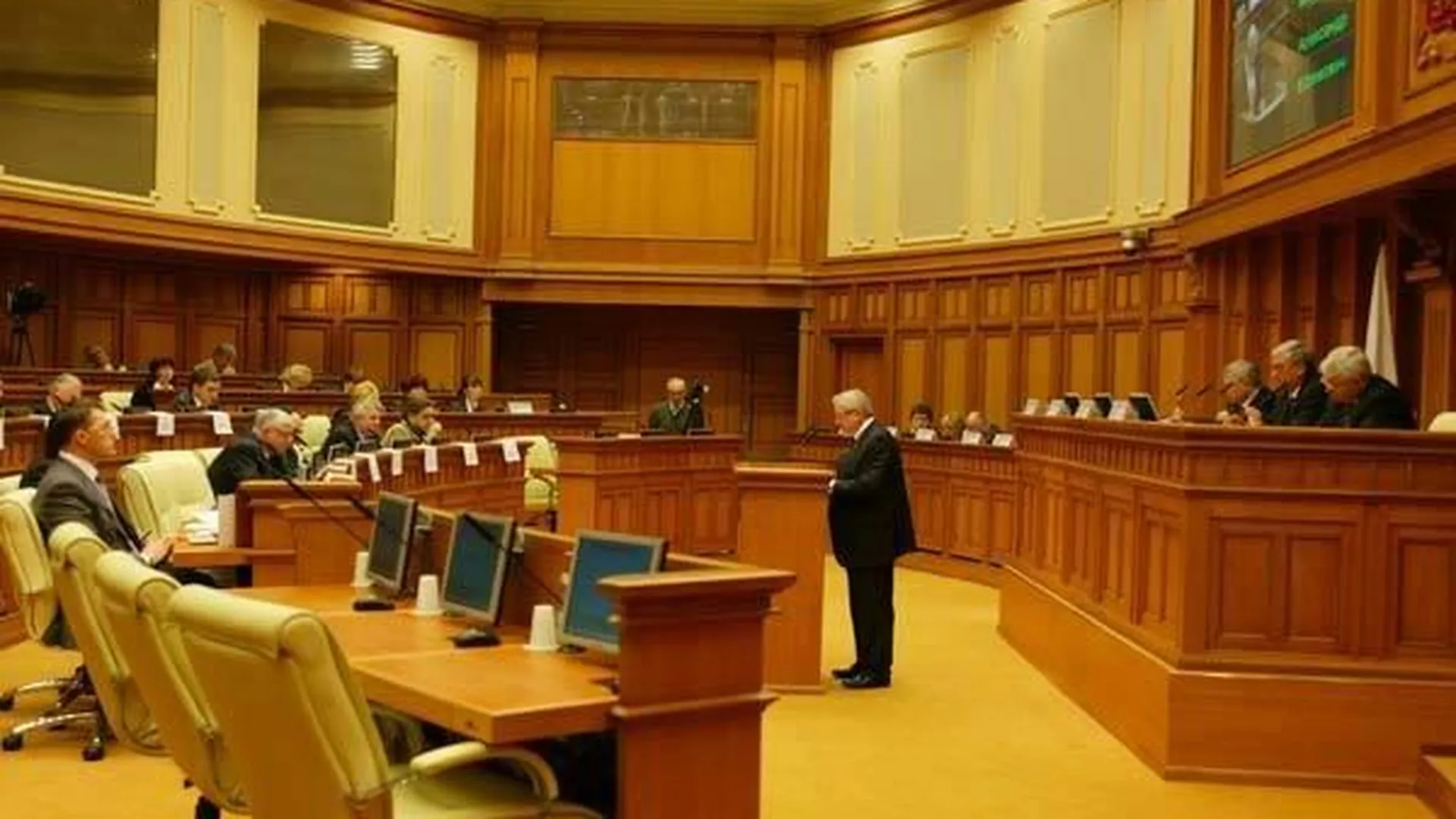 Фракции СР, ЛДПР и КПРФ в думе признали выборы в Жуковском легитимными
