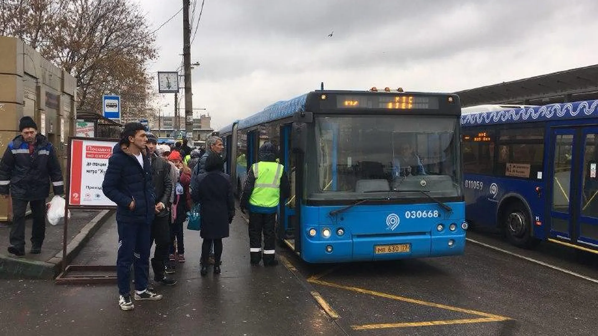 В Москве изменили компенсационный маршрут автобуса от станции метро «Выхино»  до «Жулебино» | РИАМО