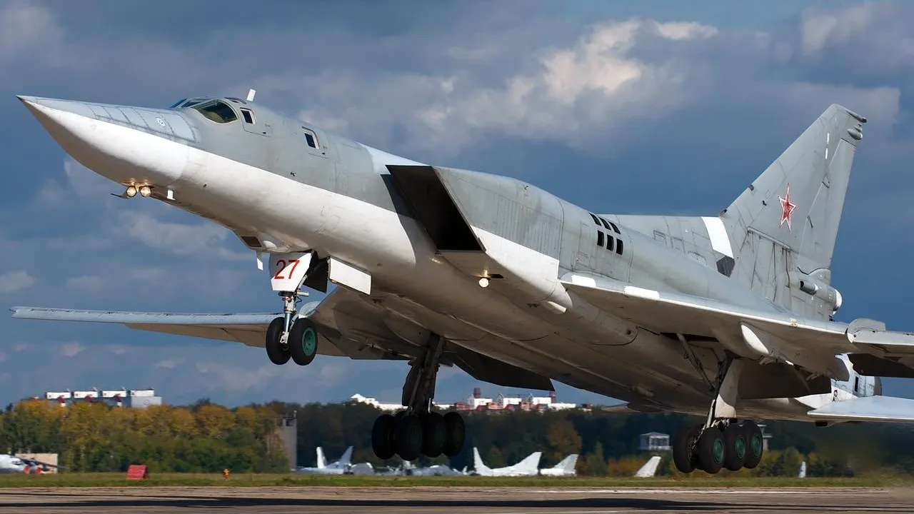 ФСБ пресекла попытку Украины угнать бомбардировщик Ту-22М3