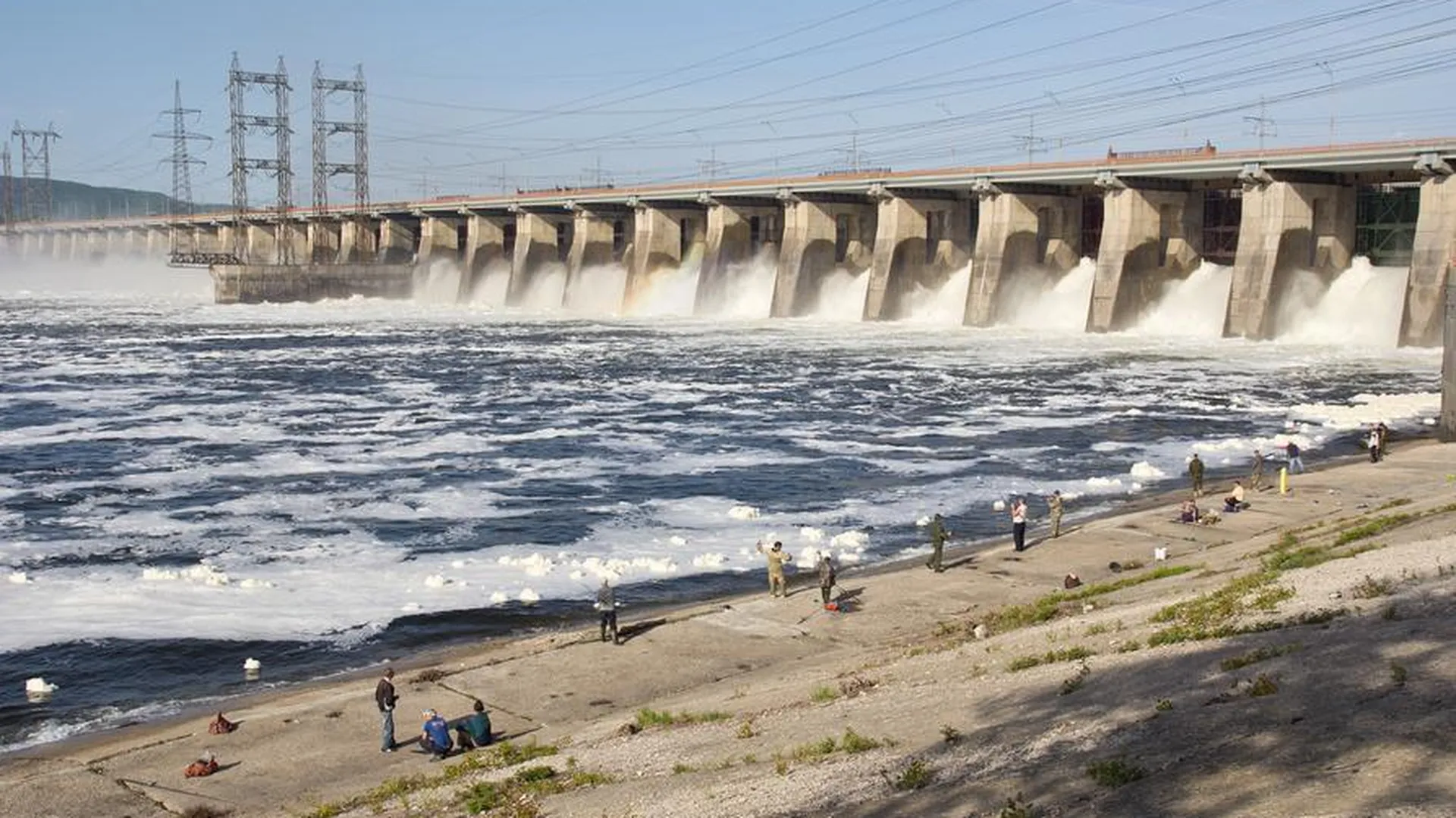 Две украинские ГЭС оказались выведены из эксплуатации из-за повреждений