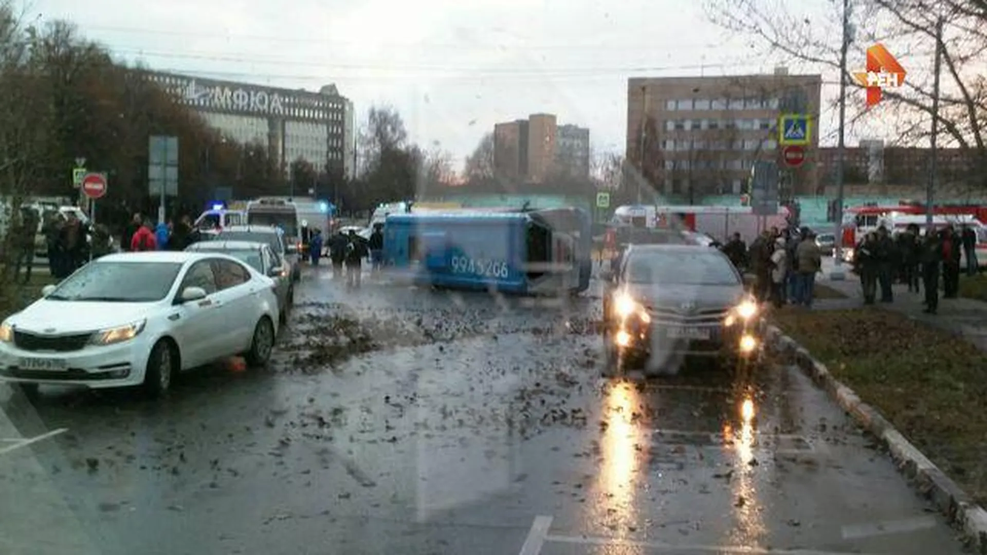 Движение на месте ДТП на улице Обручева в Москве осуществляется в обычном режиме