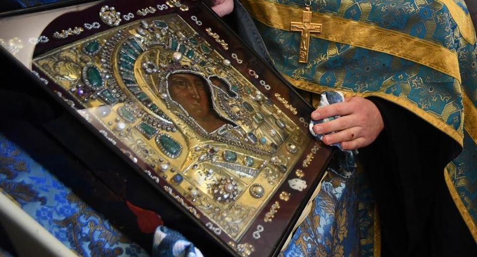 Патриарх всея Руси Кирилл проведет пасхальную вечерню с Казанской иконой