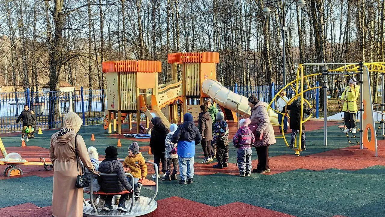 Парки и лесопарки Подмосковья посетило свыше 1,4 млн человек за неделю