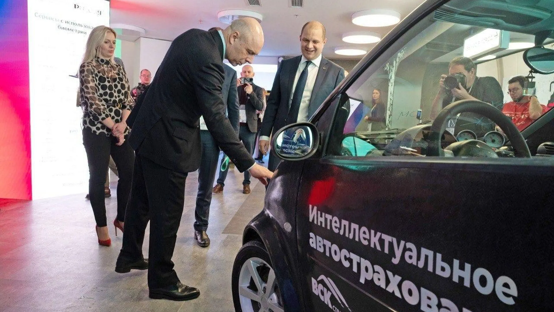 Министр финансов РФ Силуанов посетил стенд ВСК на выставке «Россия»