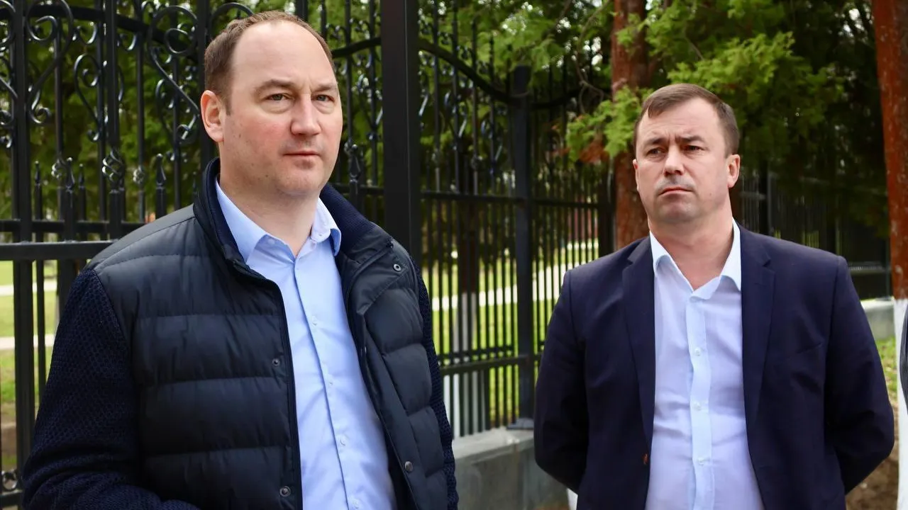 Руководитель Ступина проверил подготовку парка Островского к летнему сезону