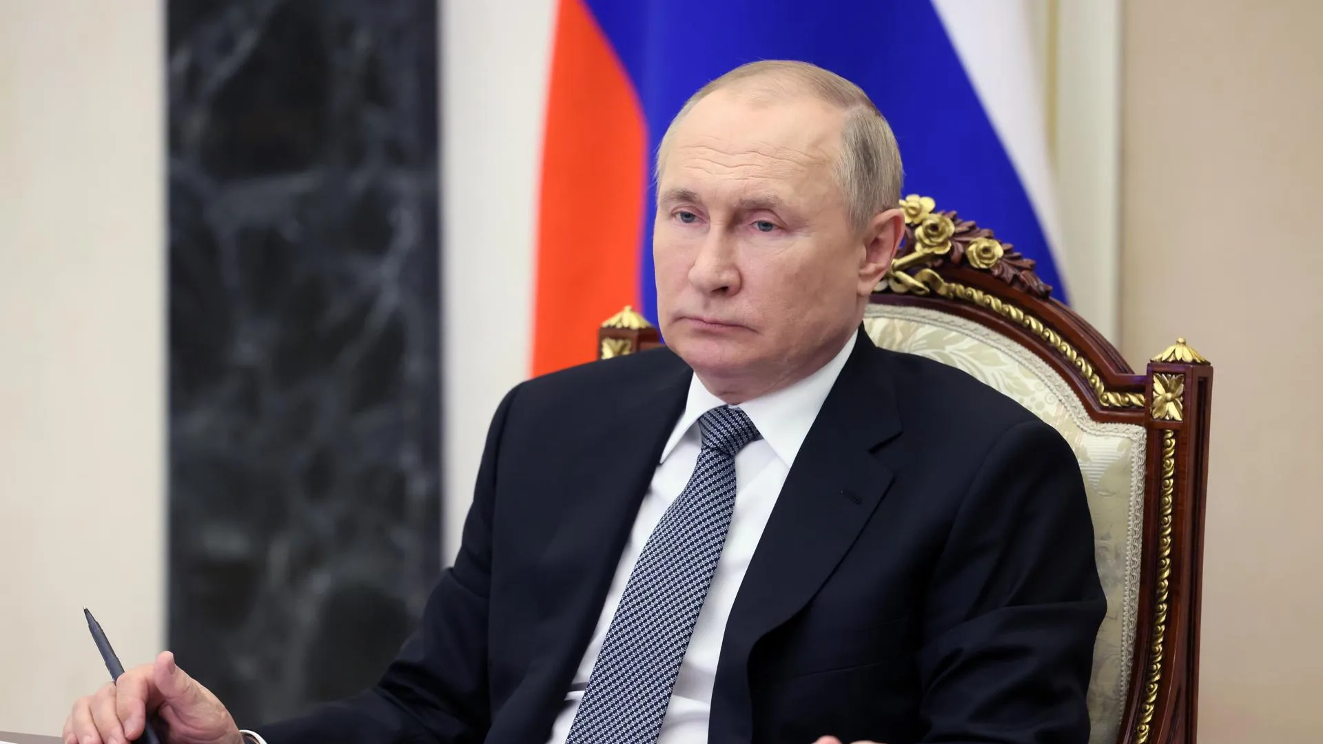 Путин призвал обеспечить льготами ученых из новых регионов России