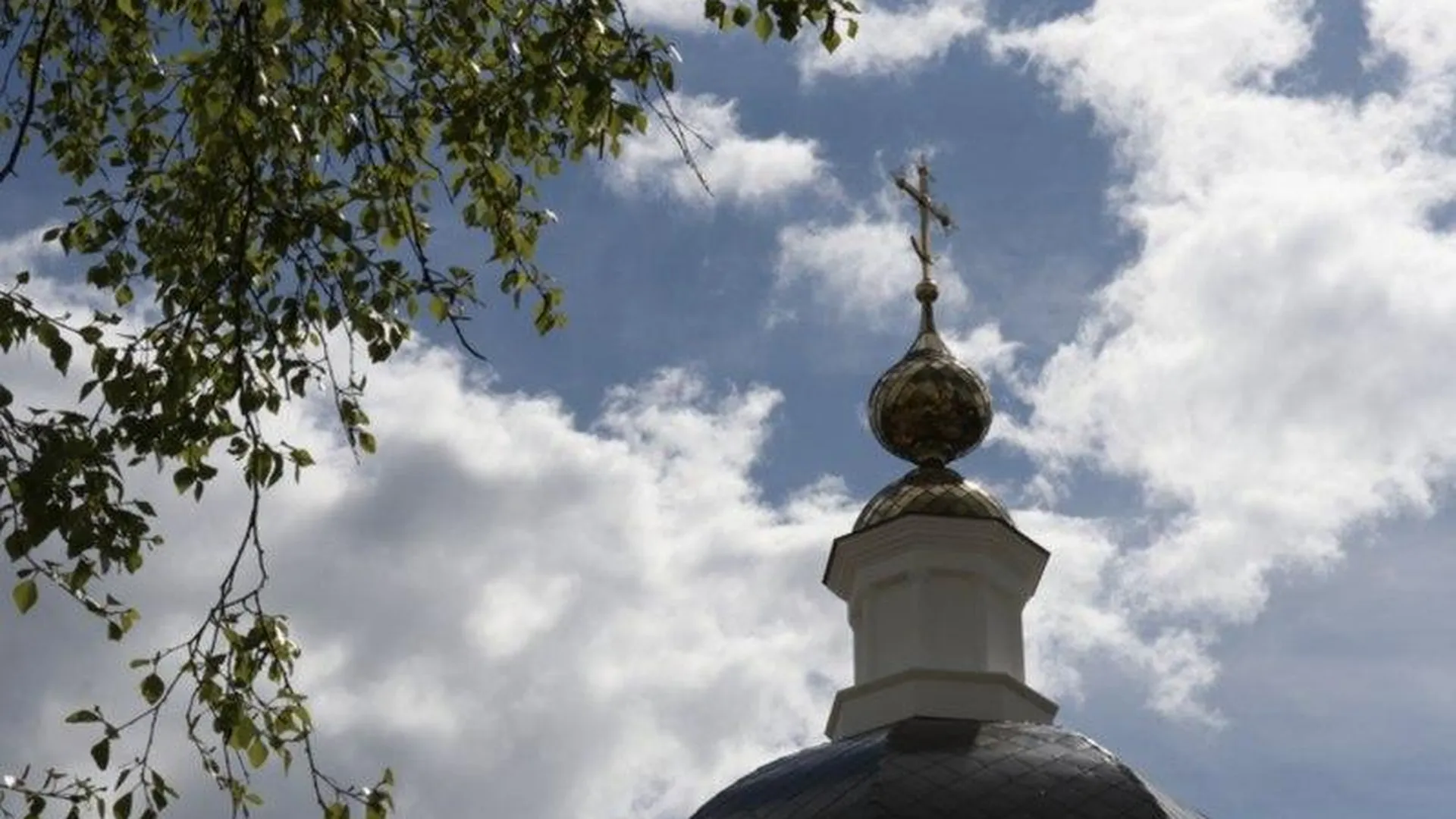 Крест установили на купол Борисоглебского храма в Рузе
