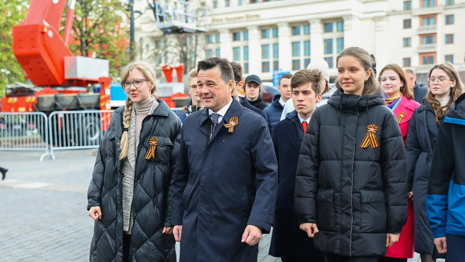 Воробьев вместе с участниками «Дня добрых дел» почтил память погибших в ВОВ
