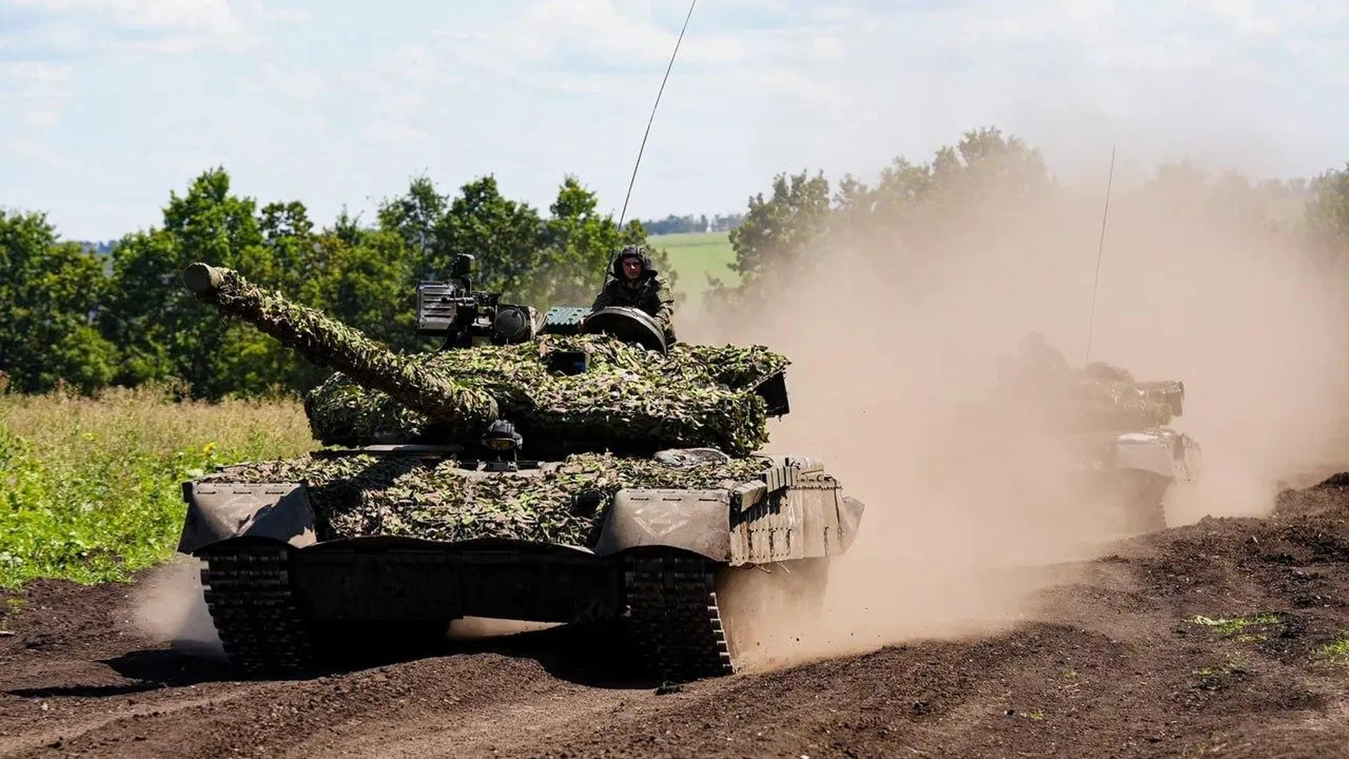 Российские танкисты уничтожили опорники ВСУ в белгородском приграничье