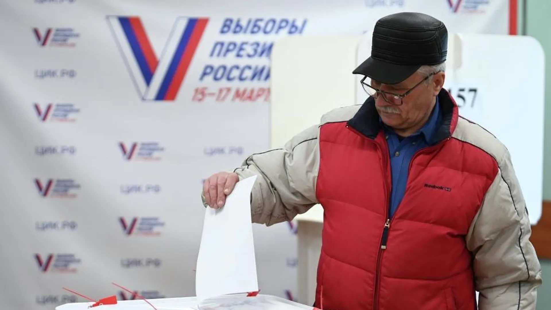 В пяти регионах отстранили девять членов участковых избирательных комиссий