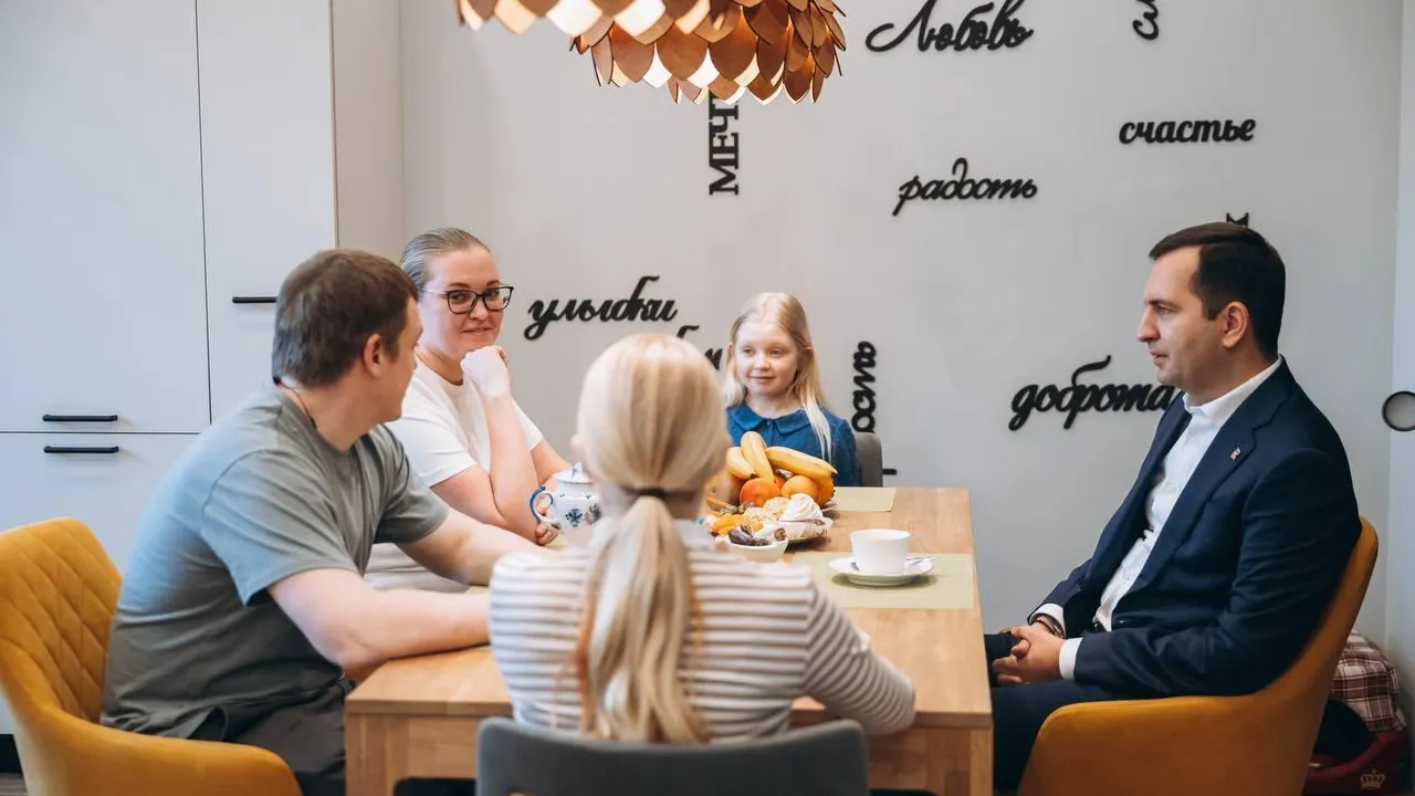 Глава Щелкова навестил бойца СВО и его семью