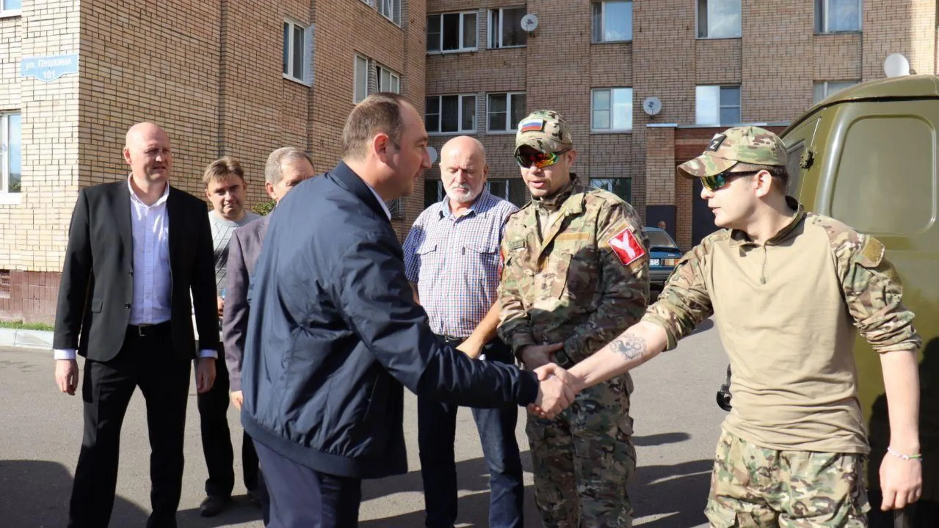 Глава городского округа Ступино передал участникам СВО транспорт для  эвакуации | РИАМО