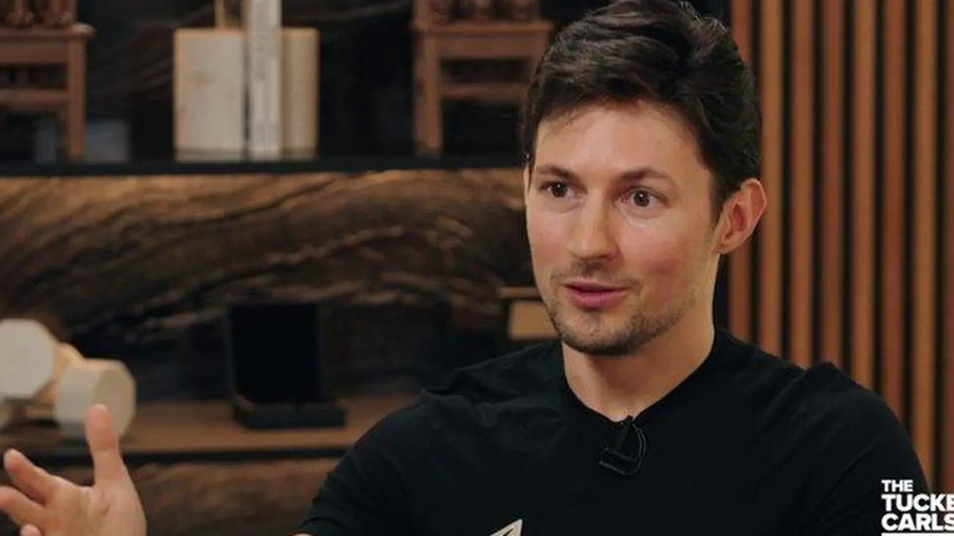 Telegram как оплот свободы слова: что Павел Дуров рассказал в интервью Такеру Карлсону