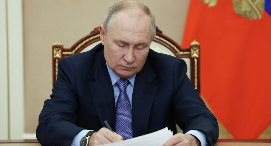 Путин подписал договор о всеобъемлющем стратегическом партнерстве с Ираном