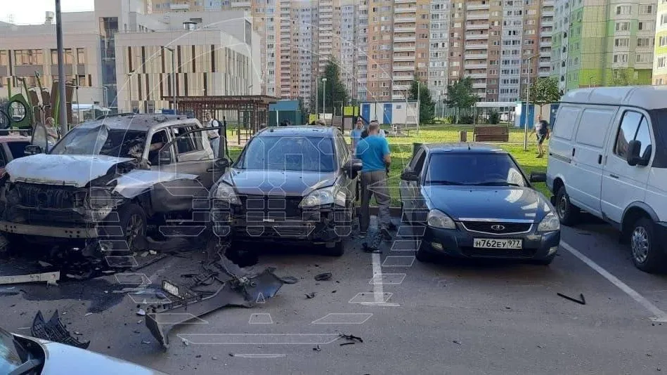 SHOT: взрывное устройство заложили в машину, которая взорвалась в Москве