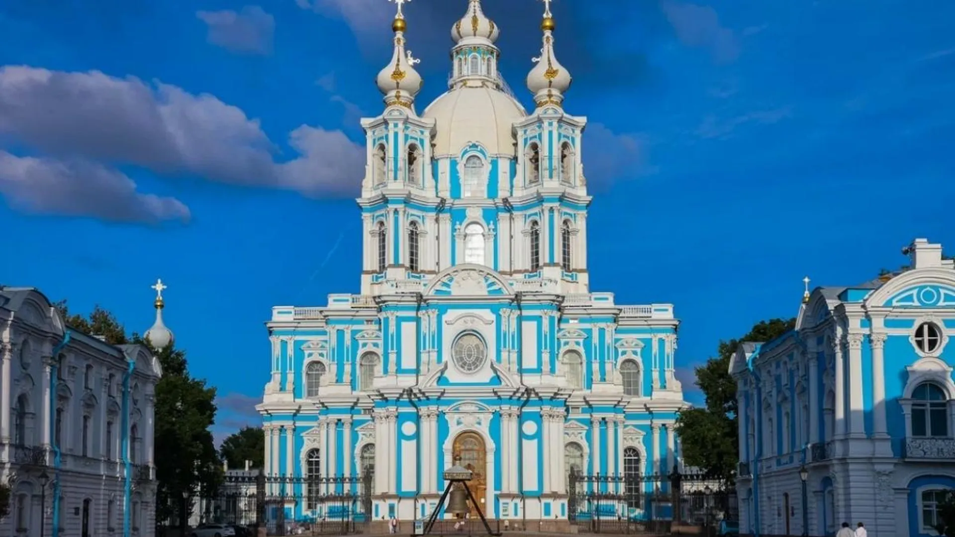 В Петербурге на реставрацию ограды Смольного монастыря потратят 78 млн