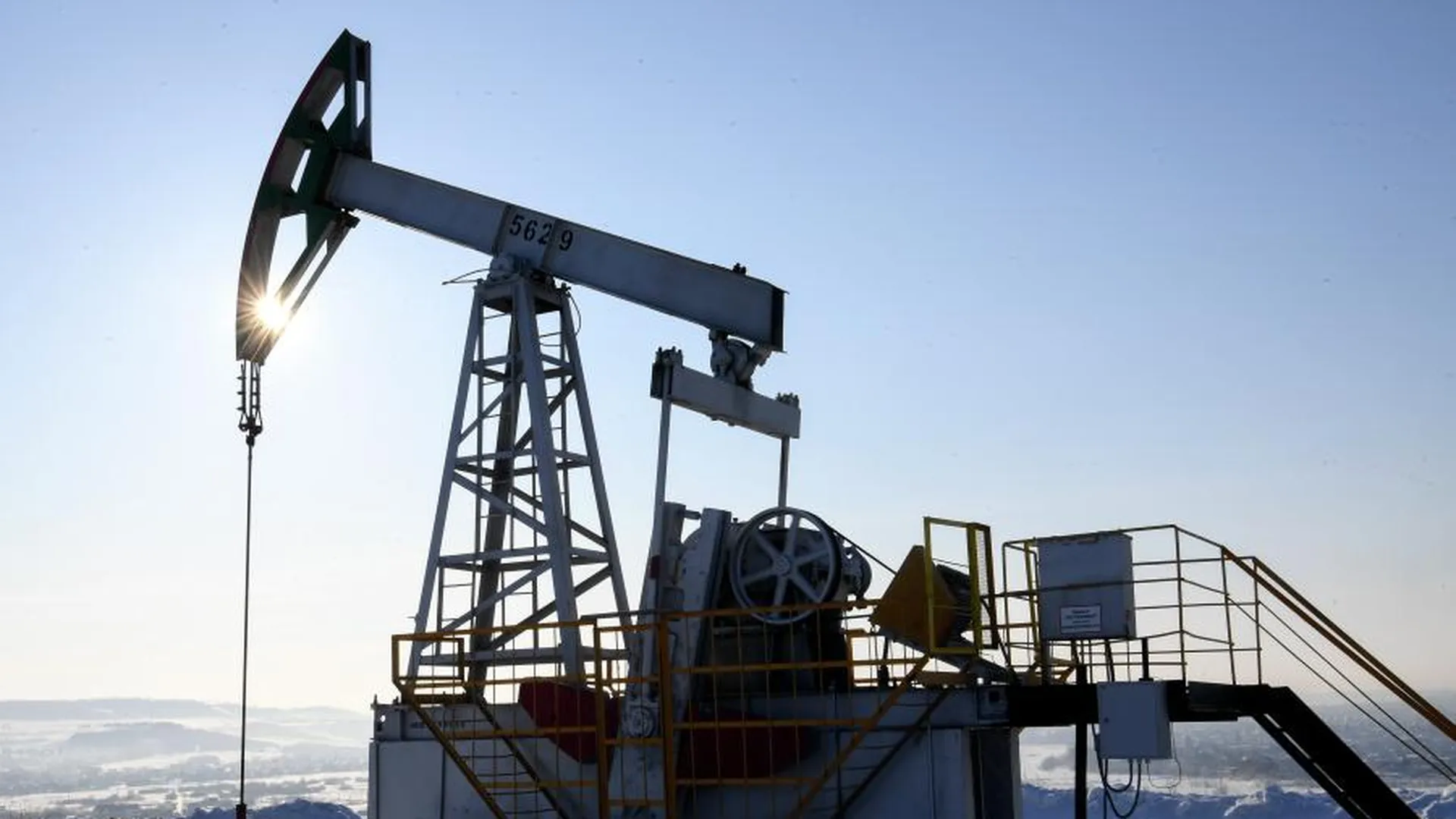 Риски снижения добычи нефти в РФ сохраняются в 2023 году