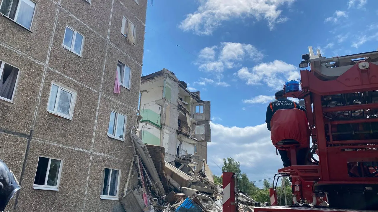 Из обрушившегося и соседних домов в Нижнем Тагиле эвакуировали жильцов