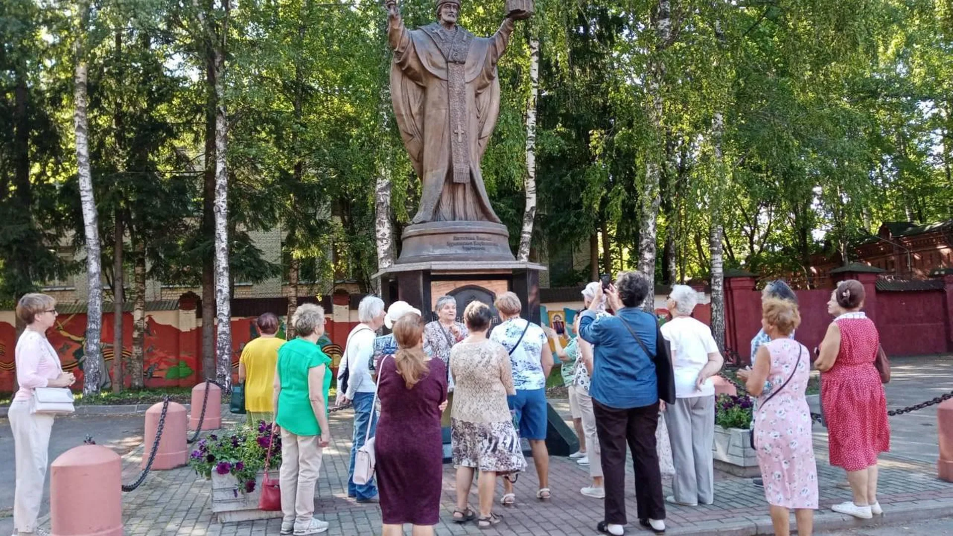 Пешая литературная экскурсия прошла в парке «Скитские пруды» Сергиева Посада