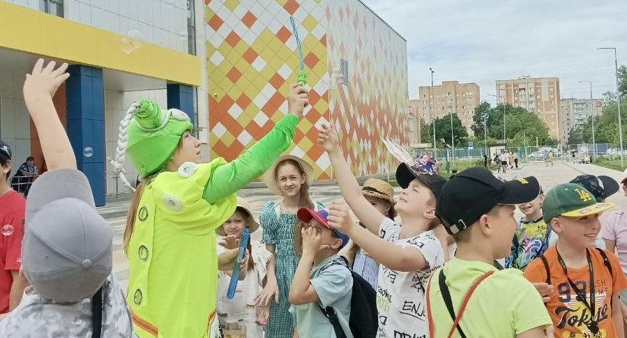 Свыше 900 школьных летних лагерей открылись в Подмосковье