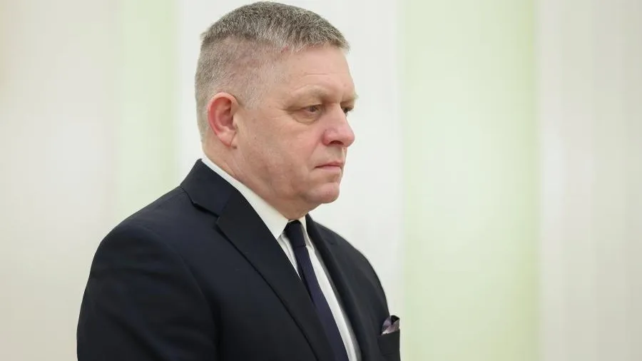 Фицо готов заблокировать помощь Украине из-за остановки транзита газа