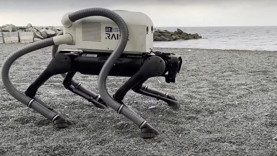 Итальянцы создали уникального робота-уборщика окурков