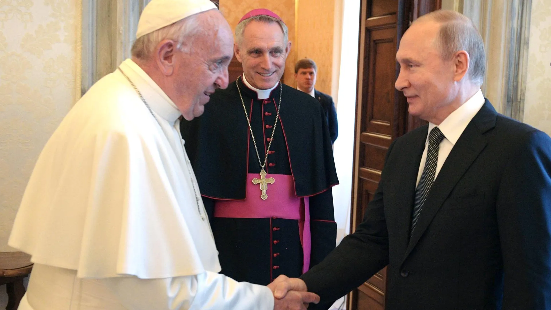 Папа Римский заявил, что готов посетить Киев только при условии посещения Москвы