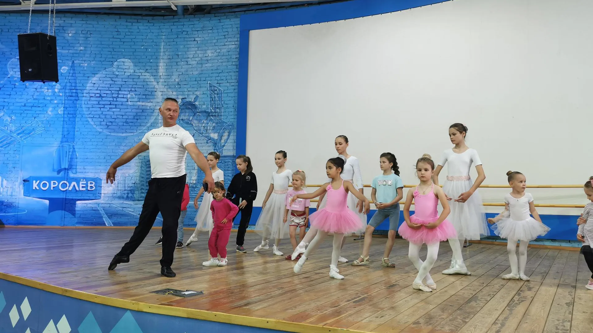 Солист «Кремлевского балета» провел бесплатный мастер‑класс в Королеве