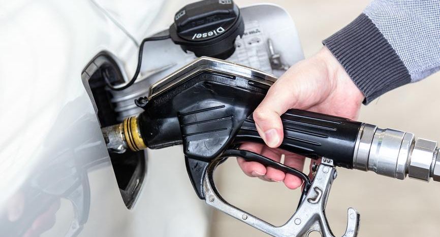 Эксперт Зайнуллин: рост цен на бензин в РФ составит до 10%