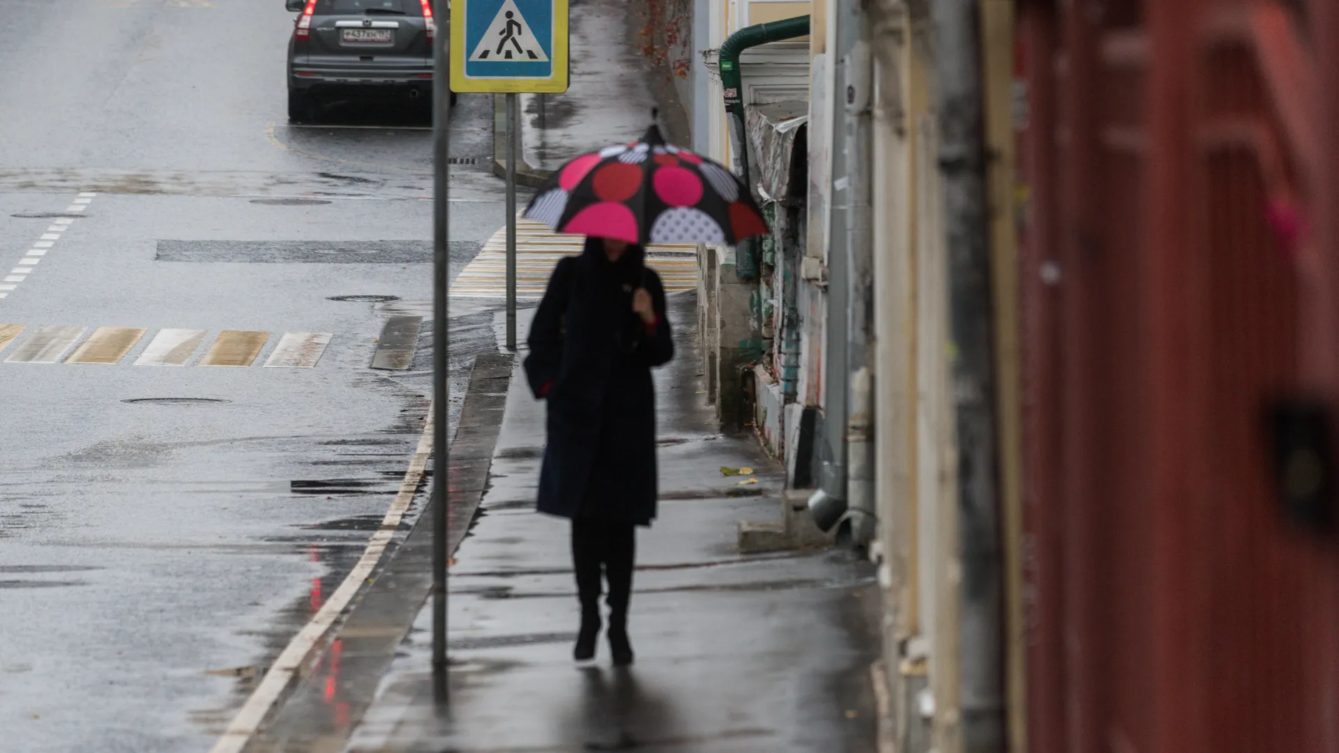 Дождь и сильный ветер ожидаются в пятницу днем в Москве