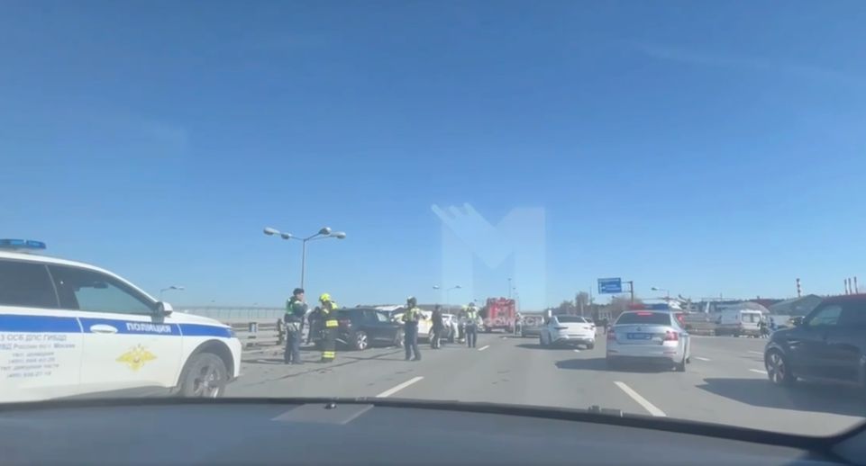 Массовое ДТП с участием 5 автомобилей произошло на Киевском шоссе в Москве