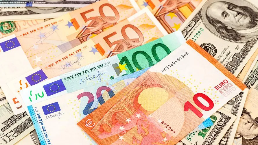 Мосбиржа с 13 июня прекращает торги долларом и евро