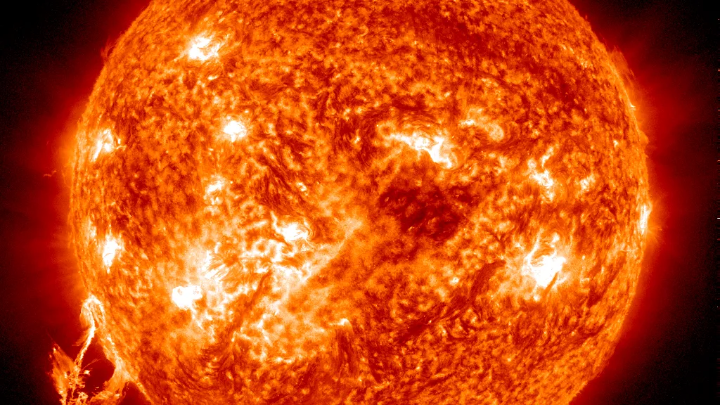 DM: вспышки темной плазмы на Солнце могут грозить сбоями радиосвязи на Земле