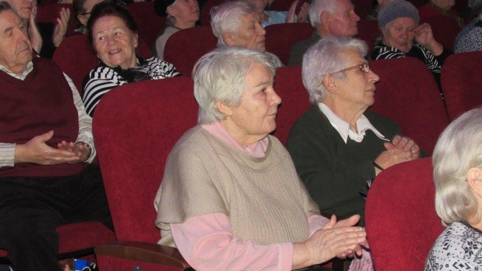 Около 450 человек посетили праздник в честь Дня пожилого человека в Реутове