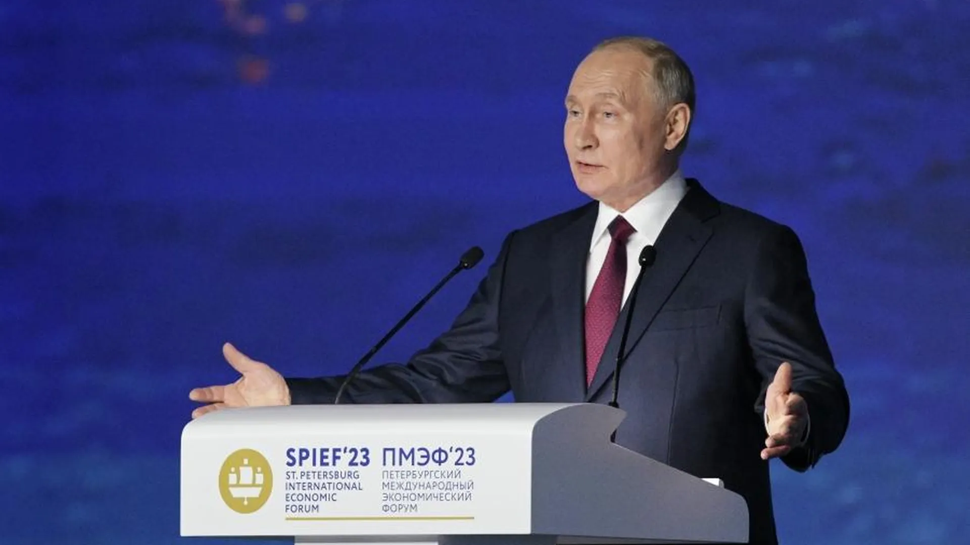 Путин предложил сохранять пособия по уходу за ребенком при частичной занятности родителя