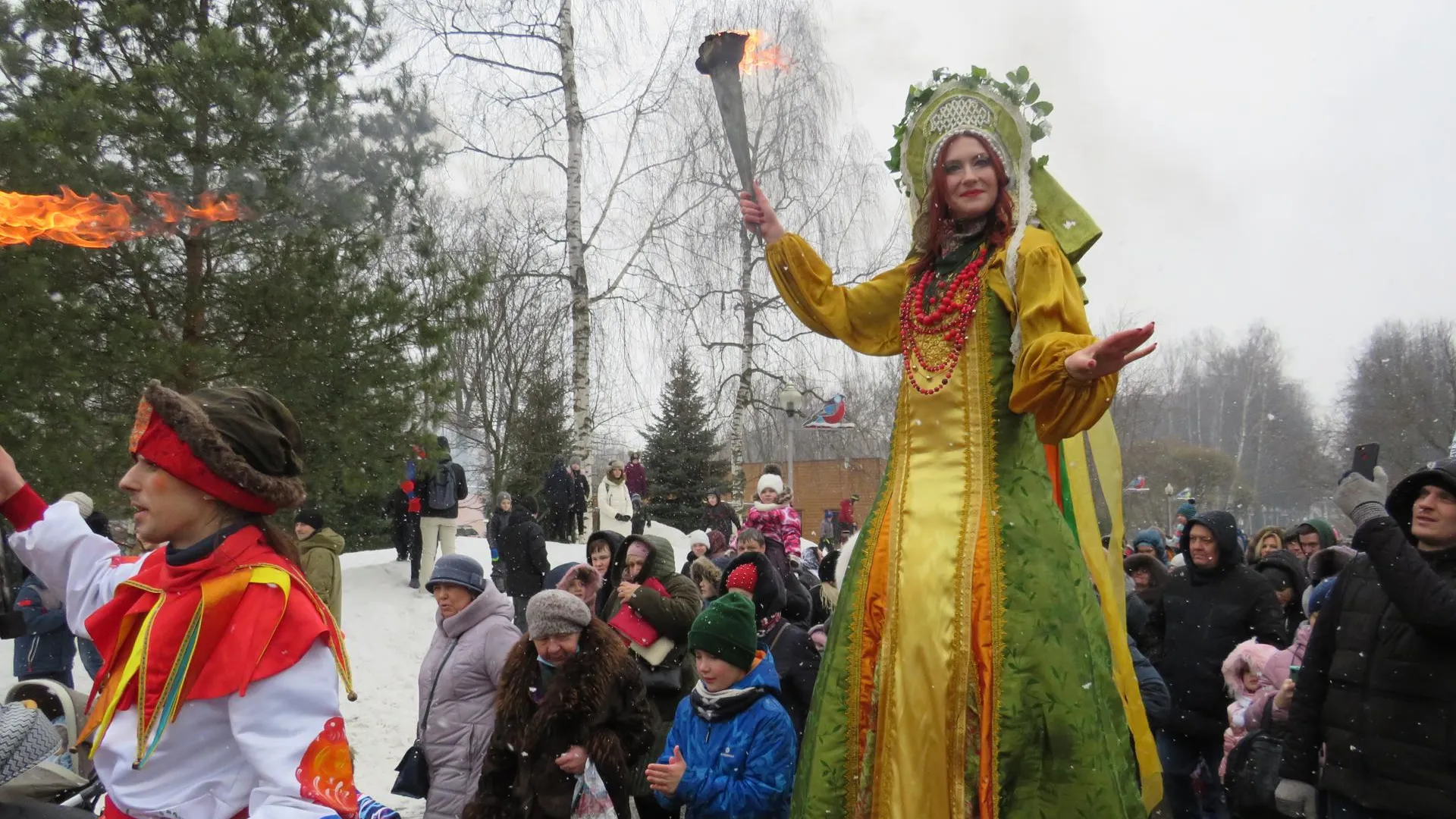 Мытищи 6 июня. Масленица в Мытищах 2022. Парк Мытищи Масленица. Масленица в парке. Чучело Масленицы в Мытищах.
