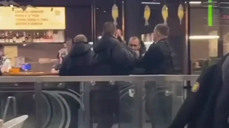 Стала известна личность мужчины, открывшего стрельбу в ТЦ «Красный кит» в Мытищах