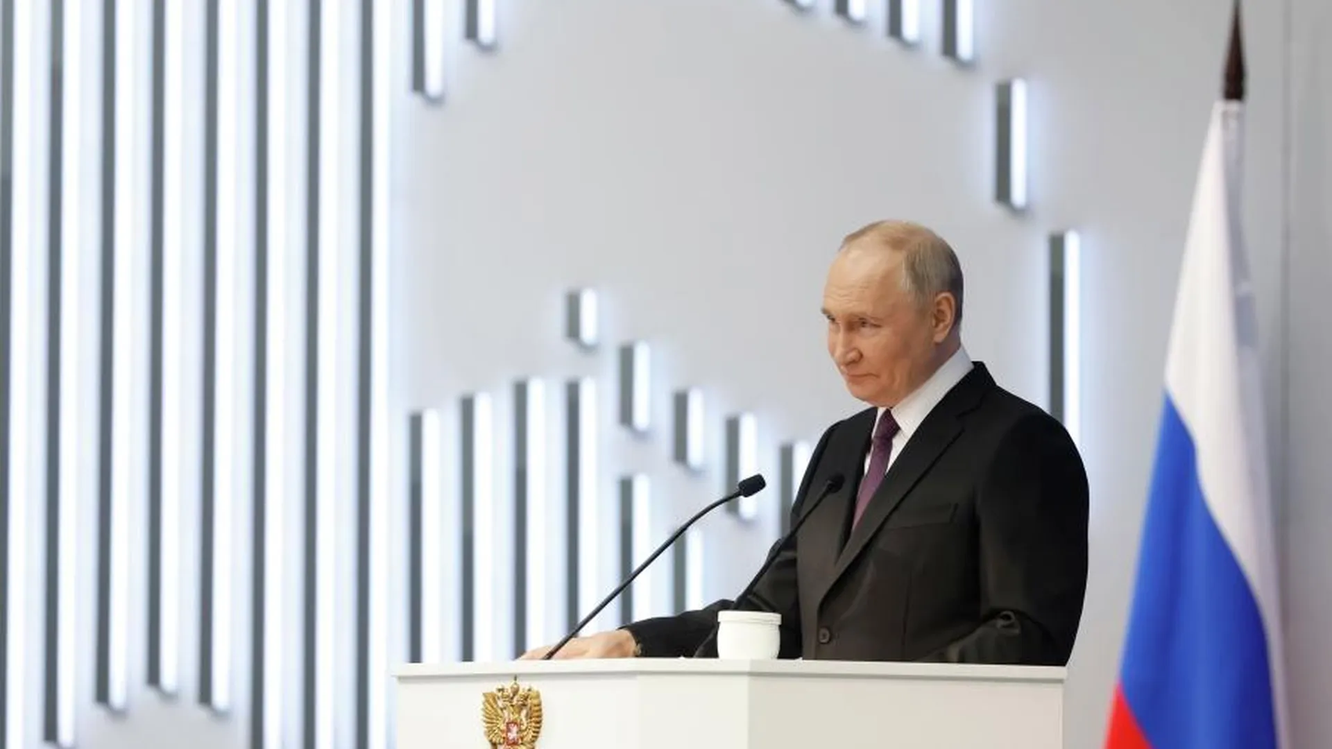 Эксперт Данилин: послание Путина носило грандиозный эмоциональный накал