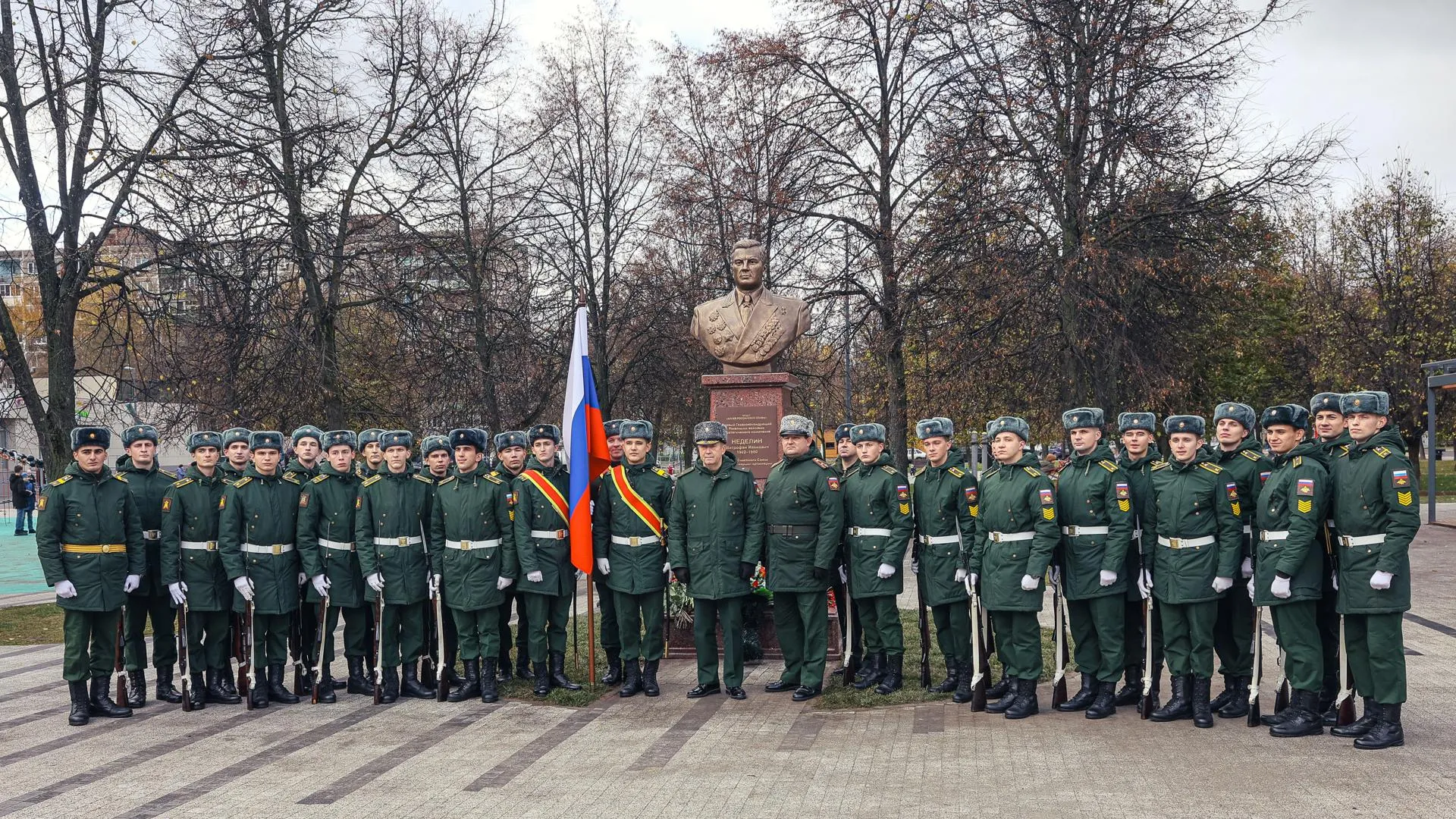 В Балашихе открыли памятник главкому ракетных войск СССР Митрофану Неделину