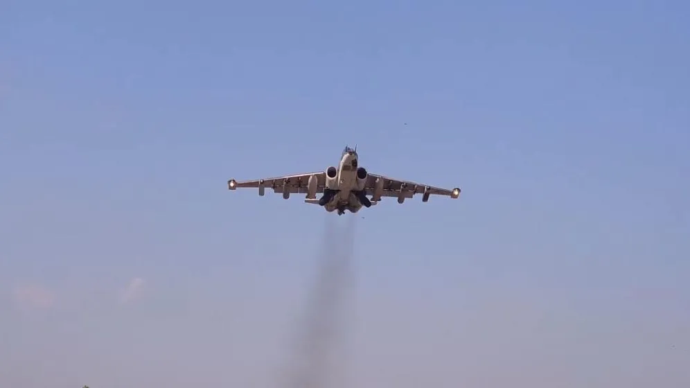 Штурмовики Су-25 ударили по опорным пунктам и живой силе ВСУ
