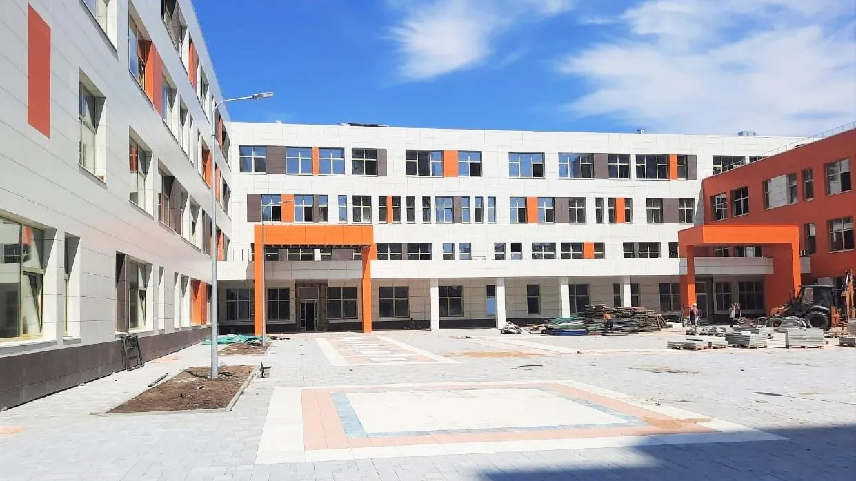 В новой школе на Бородинском бульваре Подольска сделали пищеблок и медкабинет