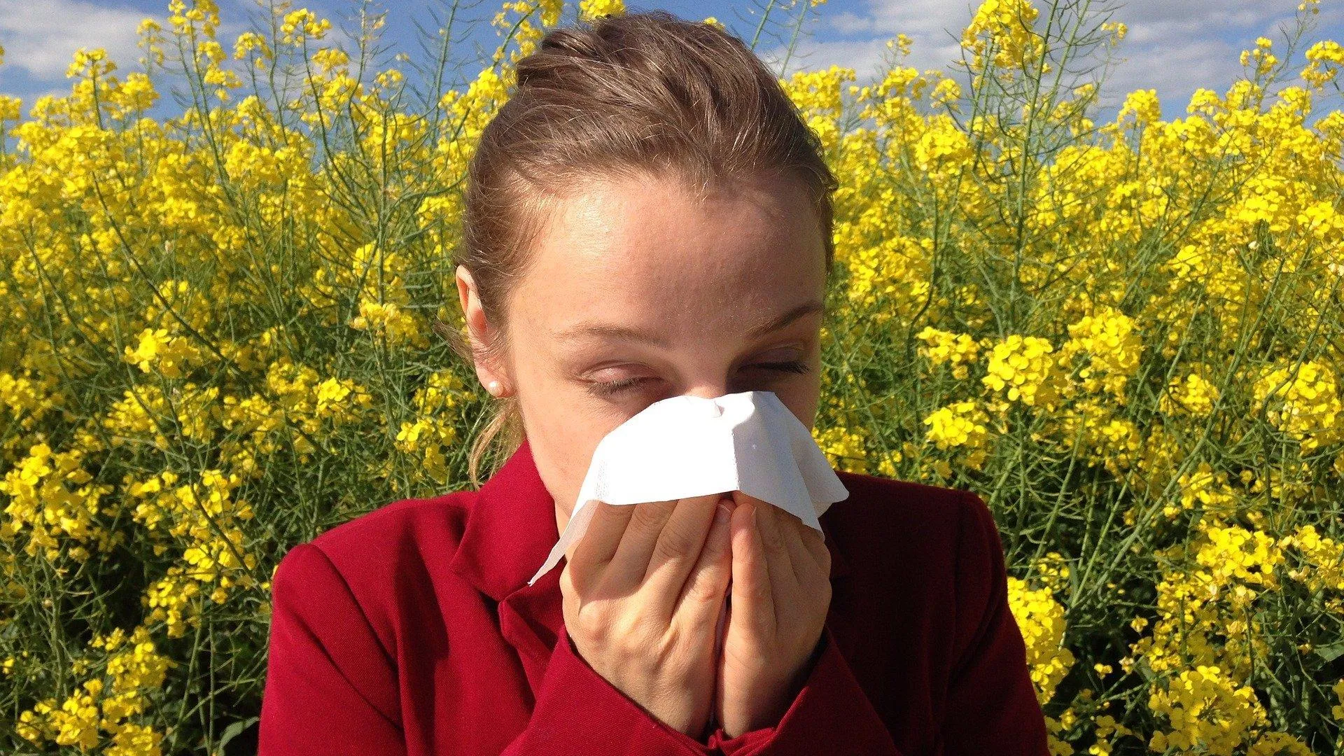 «Становлюсь похожей на красного Халка»: как живут люди с необычной аллергией
