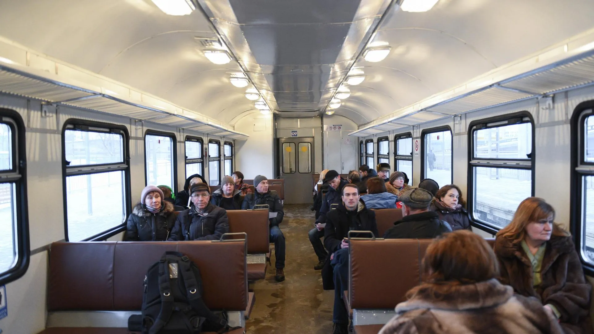 Электричка внутри