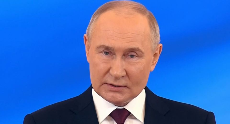Путин: хочу поклониться всем, кто сражается за Отечество