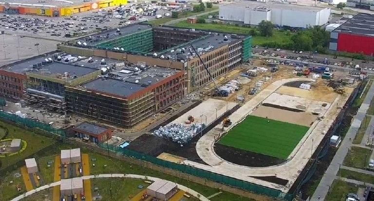 Более 500 человек завершают строительство школы в Котельниках